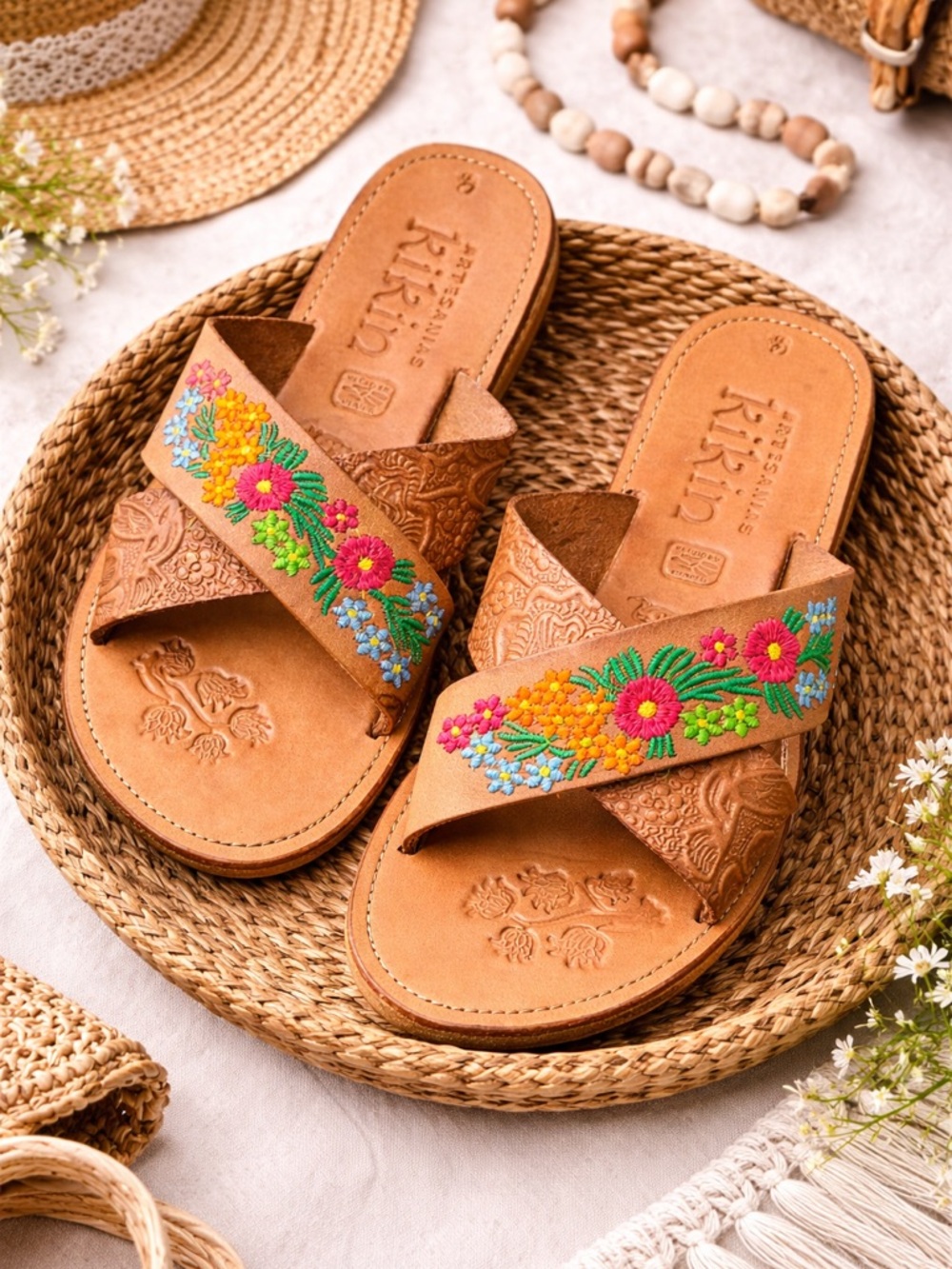 Artisanas Kirin Embroidered Sandals Floral Boho Slide Leather Mexico Size 6.5 - Picture 3 of 4